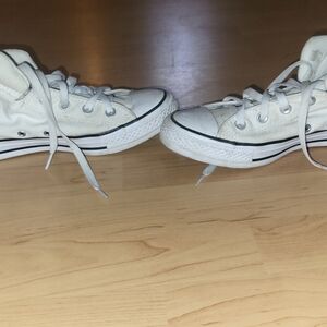Converse size 9